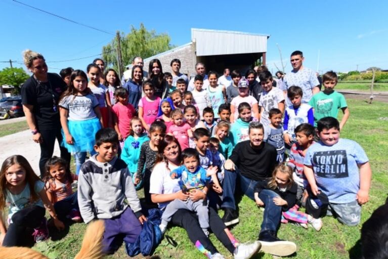 La jornada solidaria de Marcelo Tinelli en un comedor infantil y en el hospital de Bolívar 
