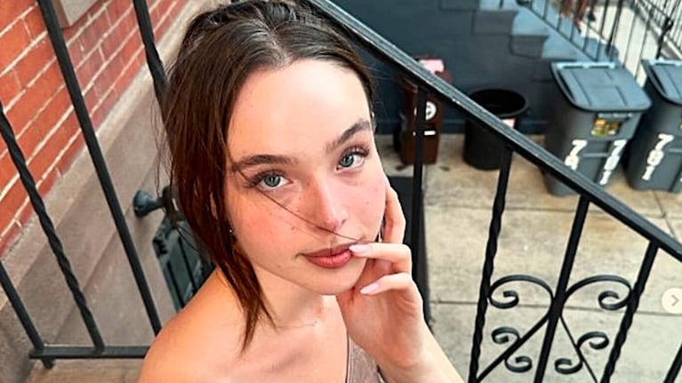 La joven hija de celebridades se adentra en un rol desafiante los próximos meses.