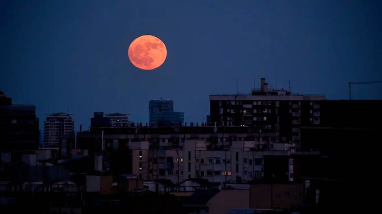 La luna de Fresa durante el solsticio