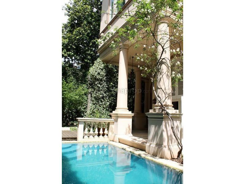 La majestuosa mansión palermitana de Natalia Oreiro y Ricardo Mollo. (Foto: Web)
