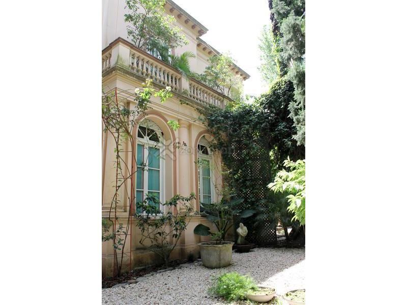 La majestuosa mansión palermitana de Natalia Oreiro y Ricardo Mollo. (Foto: Web)