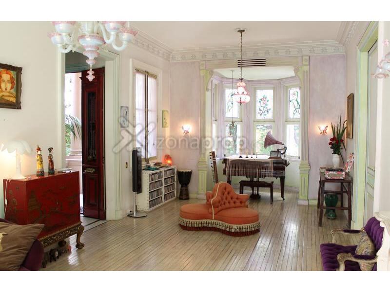La majestuosa mansión palermitana de Natalia Oreiro y Ricardo Mollo. (Foto: Web)