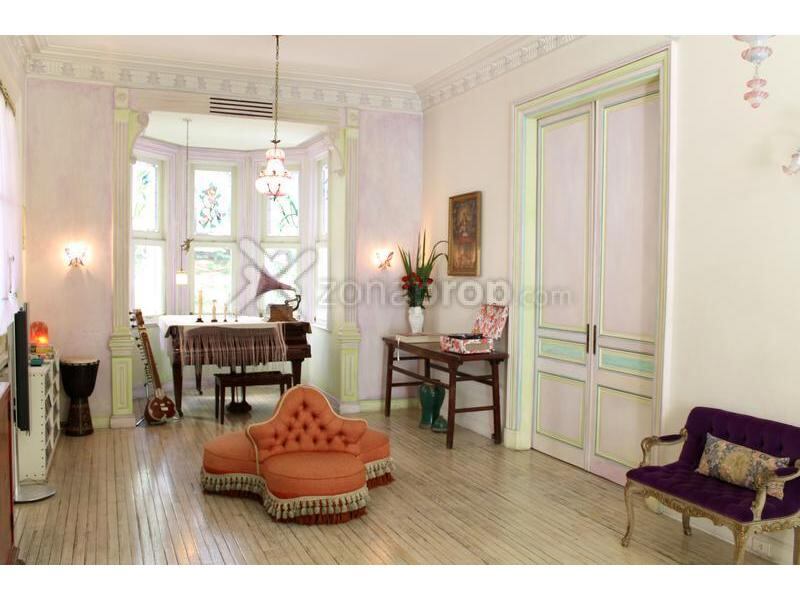 La majestuosa mansión palermitana de Natalia Oreiro y Ricardo Mollo. (Foto: Web)
