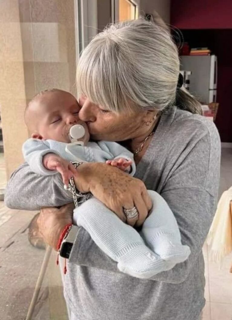 La mamá y la hermana de Mica Viciconte mimaron a Luca Cubero: las fotos más dulces
