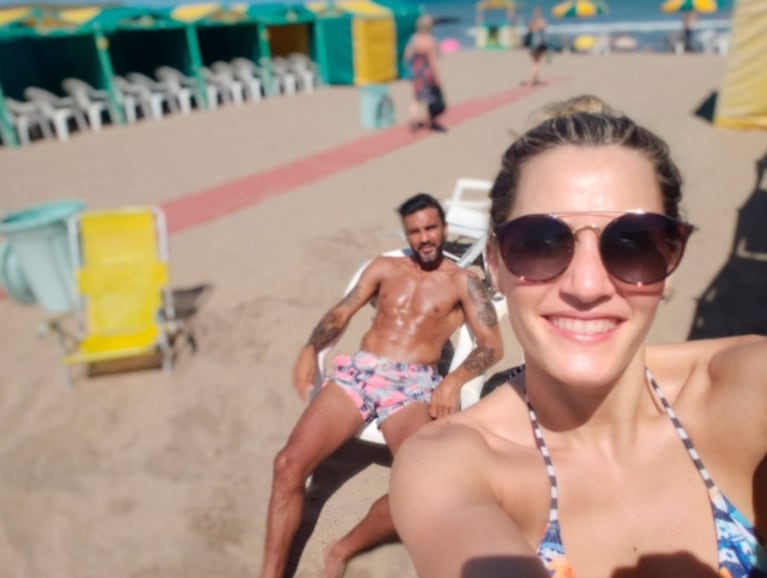 La Navidad playera de Mica Viciconte y Fabián Cubero en Mar del Plata: "Disfruten con amigos y la familia"