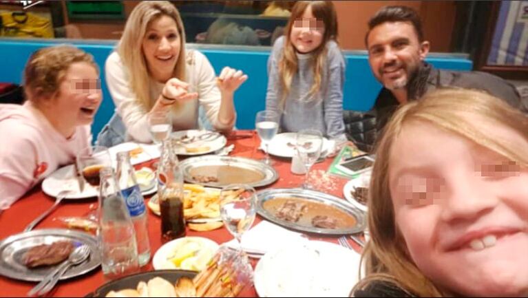 La noche a pura diversión de Cubero con sus hijas y Mica Viciconte: Salida de chicas y... papi