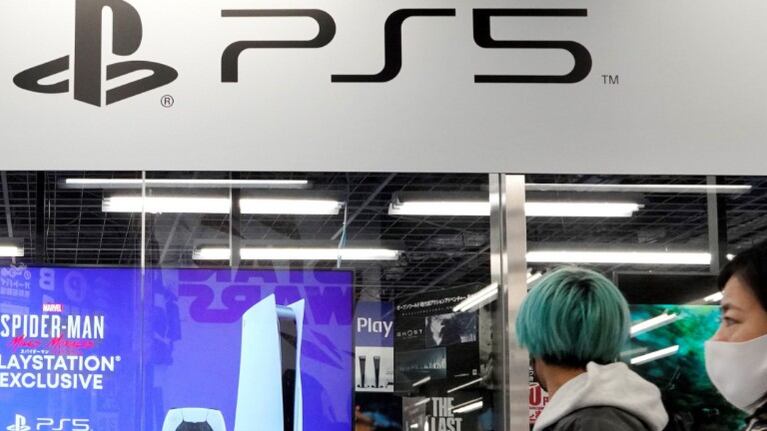 La nueva versión de PS5 Digital Edition logra ser más ligera por un cambio en su refrigeración. Foto: Efe