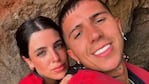 La pareja de Enzo Fernández compartió postales playeras que revolucionaron Instagram en medio de sus vacaciones.