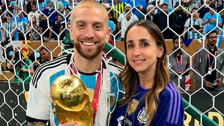 La pareja recreó una fotorafía de hace 16 años junto a sus hijos