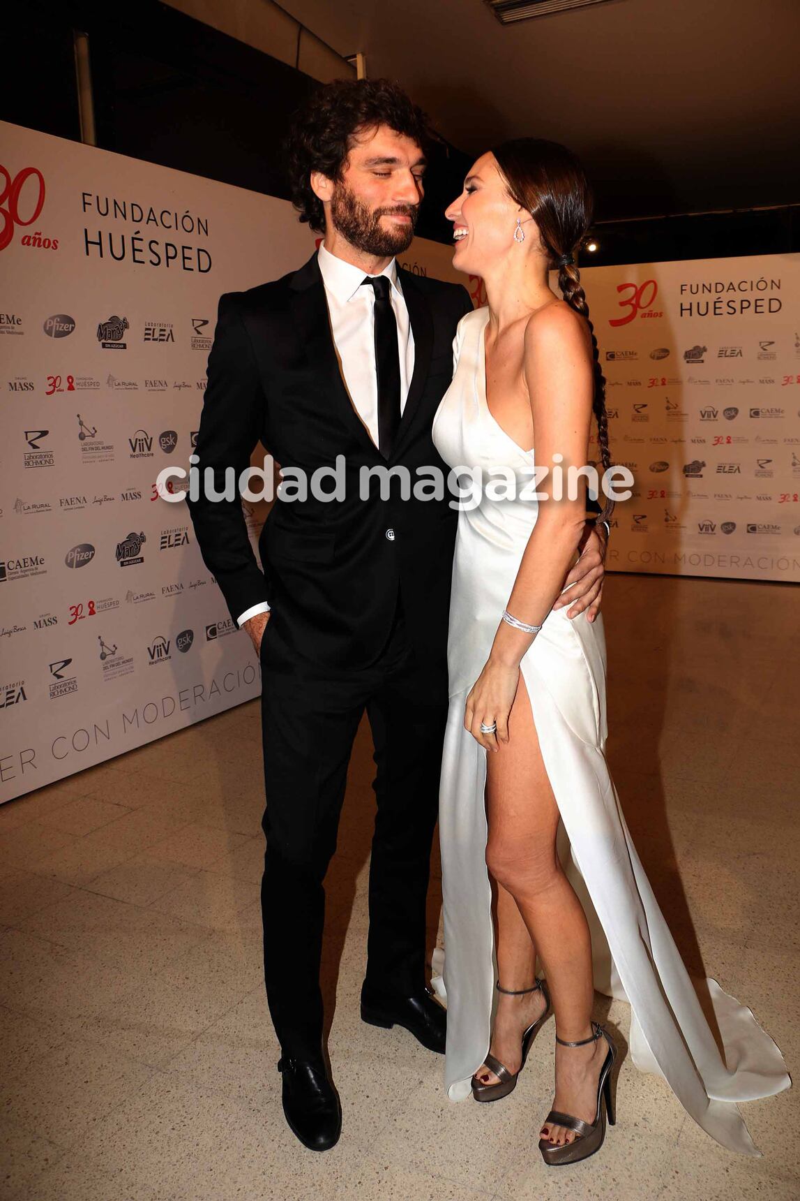 La pareja top rió y se mimó frente a la lente de Ciudad (Fotos: Movilpress). 