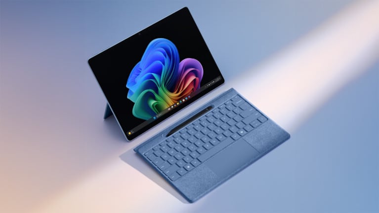 La presentación de Microsoft incluye dos nuevos equipos Surface bajo esta categoría.
