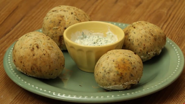 La presentación para el pan relleno con chimichurri. Foto: Cucinare.TV.