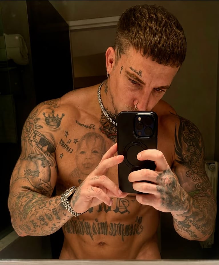 La primera foto con la que el cantante había mostrado su cambio corporal, semanas atrás Fuente: Instagram