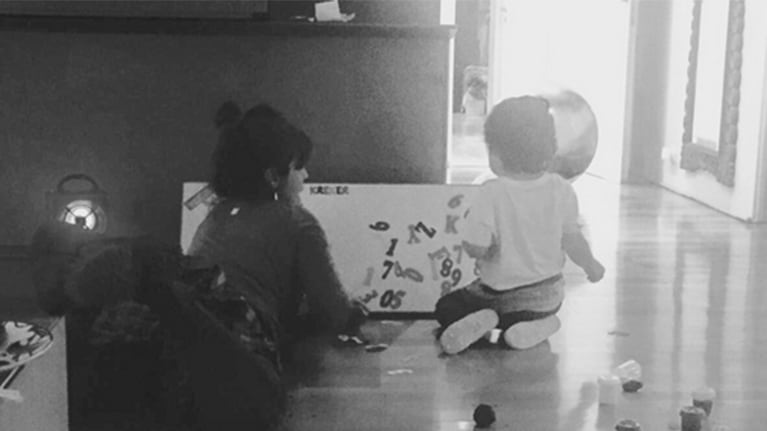 La primera foto de Gianinna y Dieguito Fernando en Twitter.