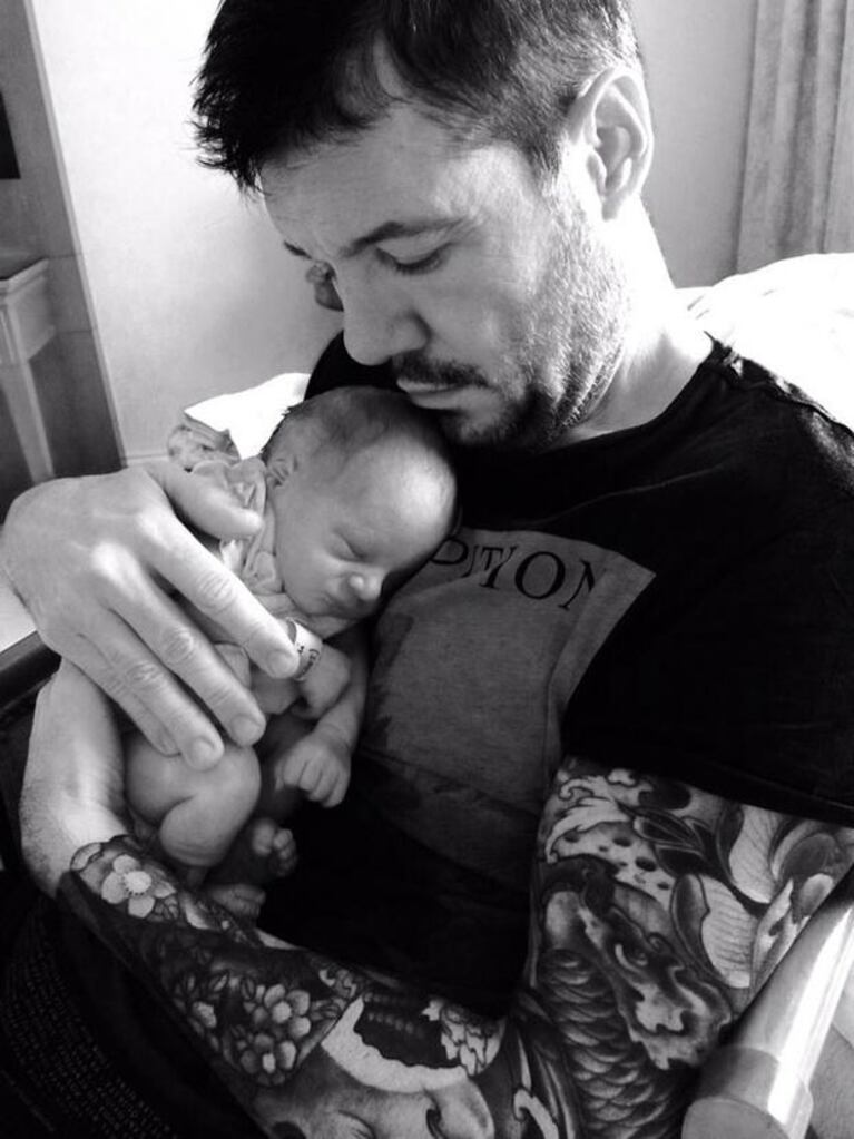 La primera foto de Marcelo Tinelli con su hijo Lorenzo. (Foto: Twitter)
