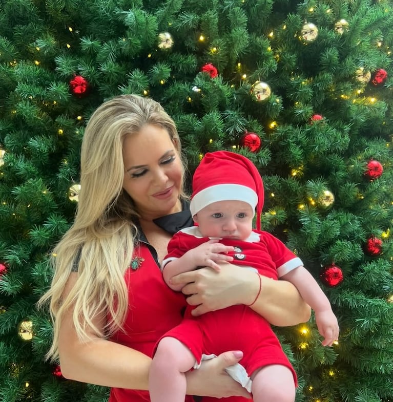 La primera Navidad de Alejandra Maglietti con Manu (Foto Instagram)