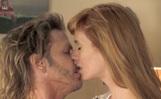 La primera noche de amor de Alberto y Gabriela en Farsantes. (Foto: Prensa El Trece)