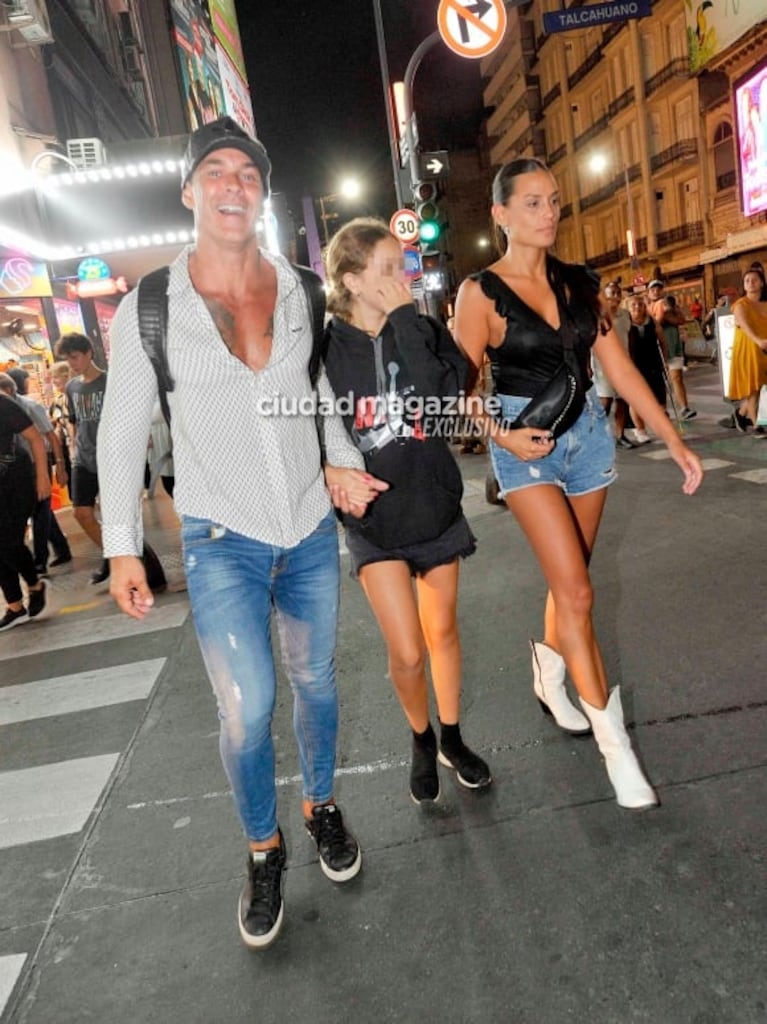 La primera salida oficial de Mariano Martínez y su novia: al teatro con Olivia, su hija mayor