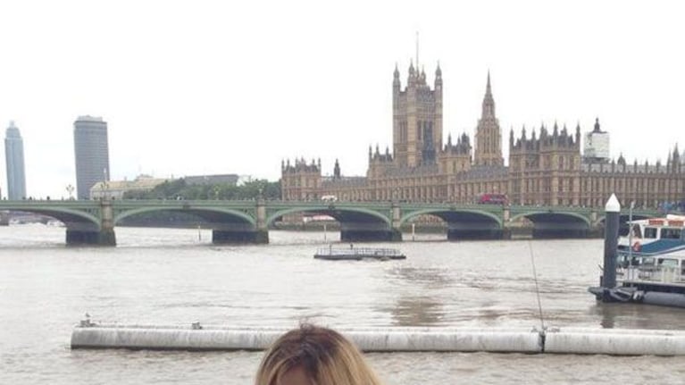 La Princesita Karina, feliz junto a la pequeña Sol en Londres (Foto: Twitter).