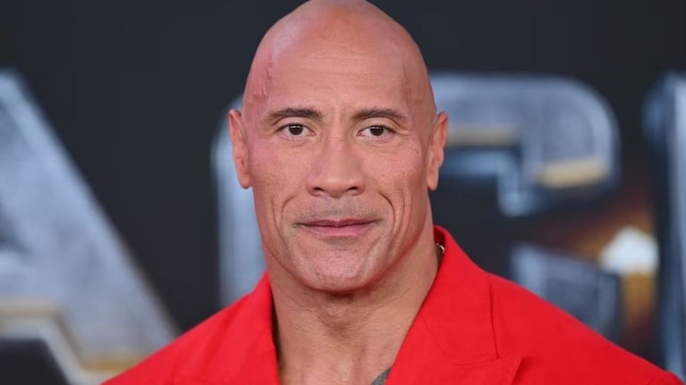 La producción combina fantasía y acción, con Dwayne Johnson como protagonista.