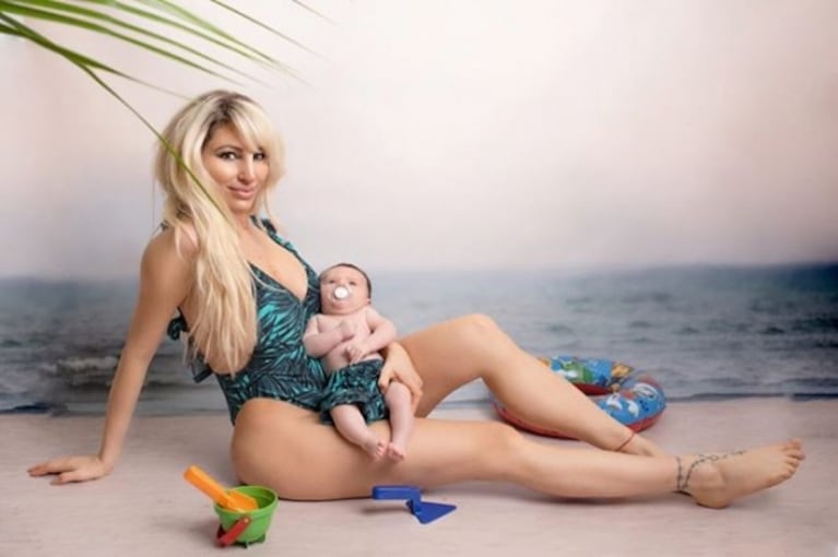 La producción de fotos de Vicky Xipolitakis con su bebé de 2 meses: "Salvador me enseñó el amor verdadero y la paciencia, ja"