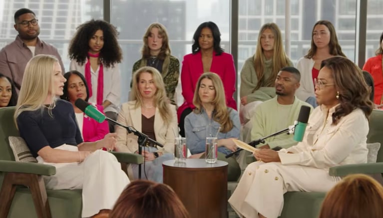 La protagonista del momento de infidelidad en el recital de Coldplay habló Oprah: “Me amenazaban”. Crédito: Captura de Youtube.