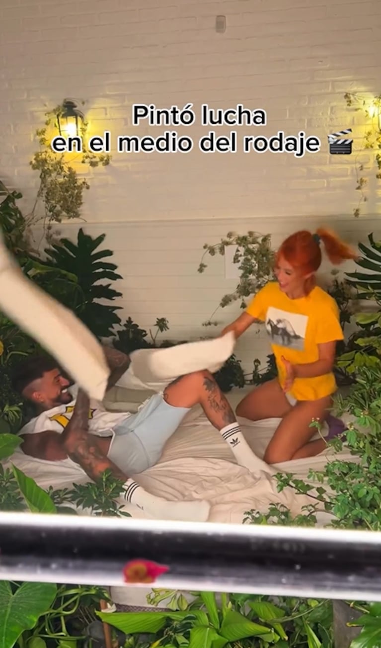 La química de Flor Vigna y el cantante de 18 kilates en su nuevo clip impactó a sus fans: “Para vos, Castro”