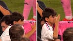 La reacción de Ciro Messi al abrazar a Lionel después de un partido que se hizo viral. Crédito: Captura