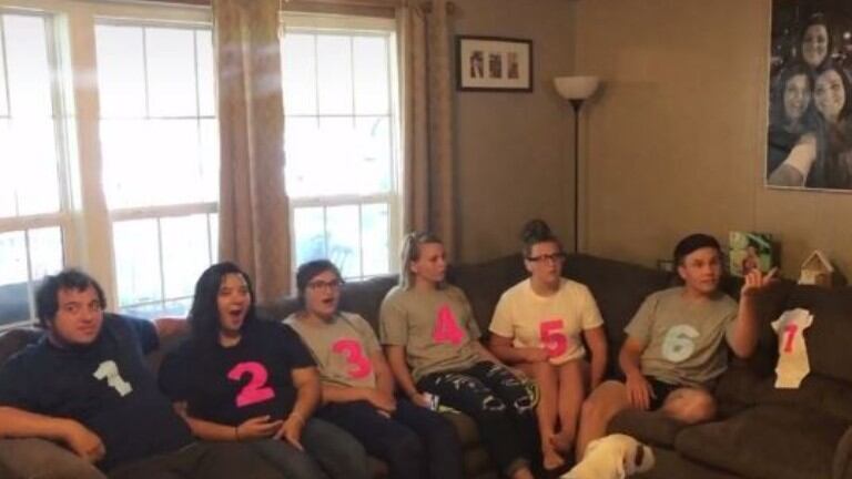 La reacción de una adolescente se hacer viral luego de saber que va a ser hermana mayor