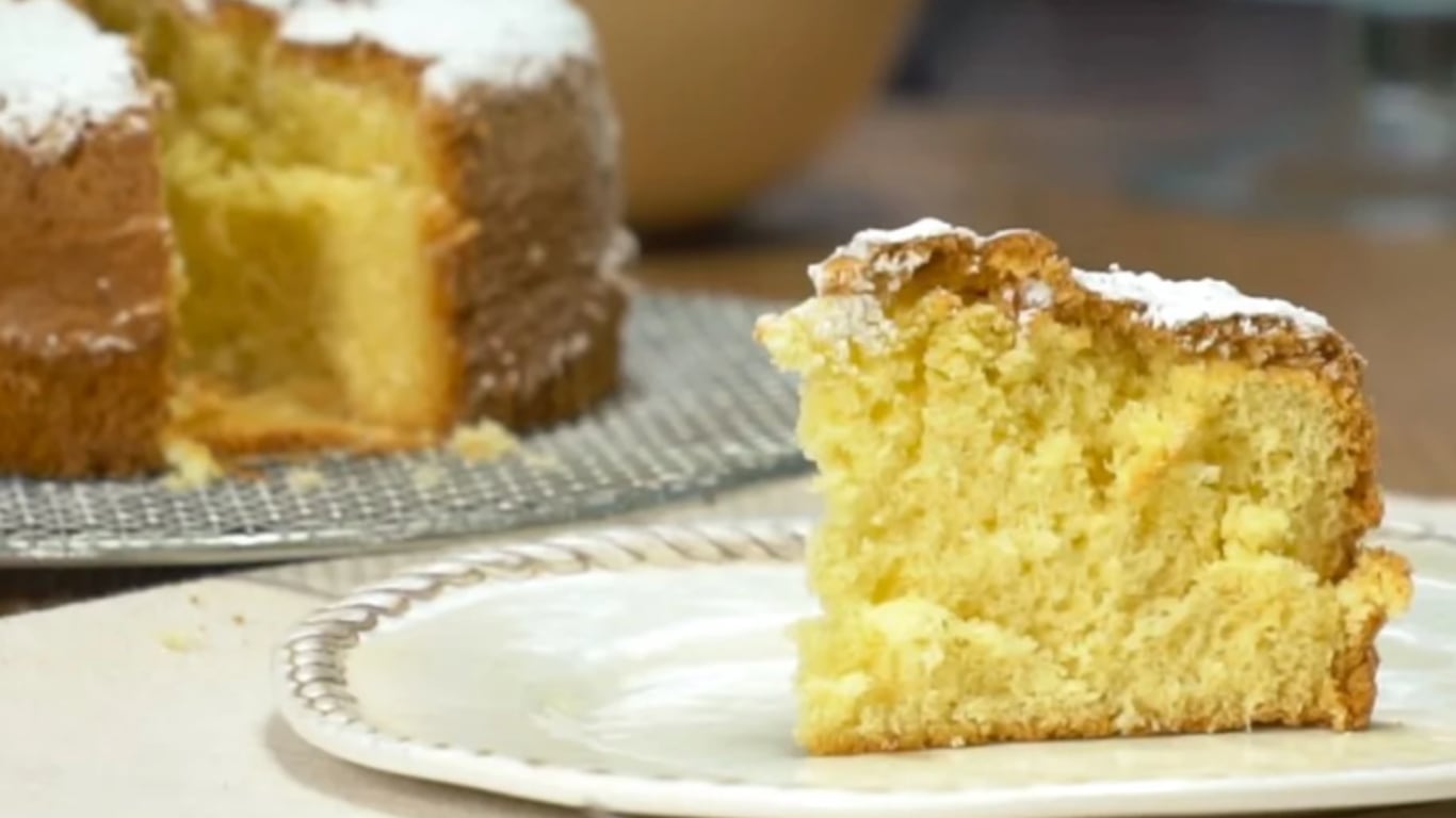 La receta de Doña Petrona para un bizcochuelo esponjoso. Foto: Cucinare.TV.
