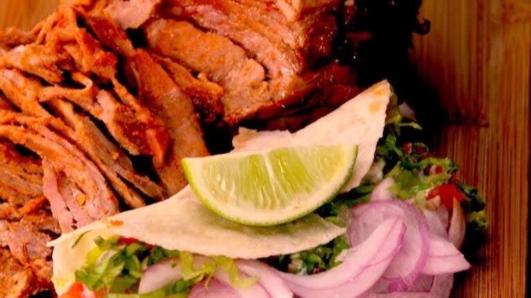 La receta de kebabs de cerdo que se hace al horno, con ingredientes sencillos y en solo cuatro pasos. Foto: CucinareTV