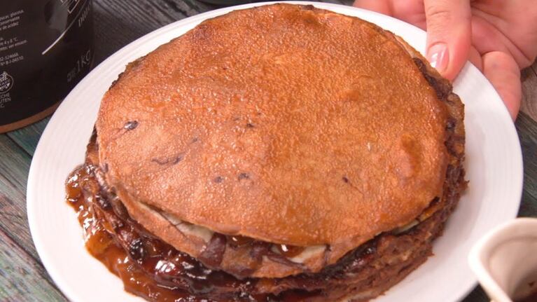 La receta de la torre de tortillas con dulce de leche y chocolate. Foto: Cucinare.TV.