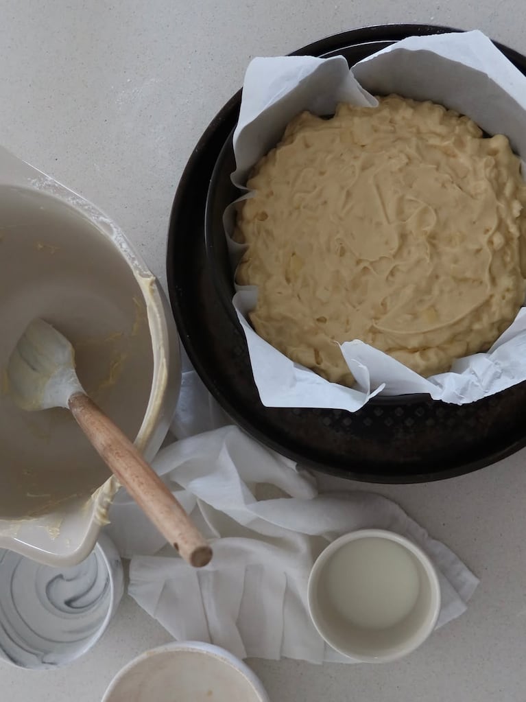 La receta de la torta húmeda de manzanas de Cami Homs (Foto de Instagram)
