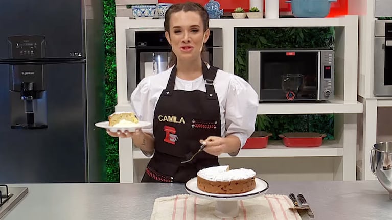 La receta de torta húmeda de manzanas, por Cami Homs. Foto: Cucinare TV