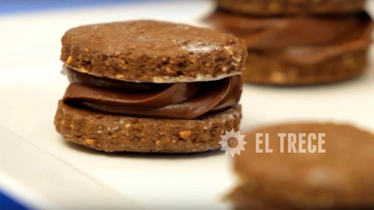La receta para hacer unas galletitas rellenas de chocolate explosivas. Foto: Cucinare.TV.