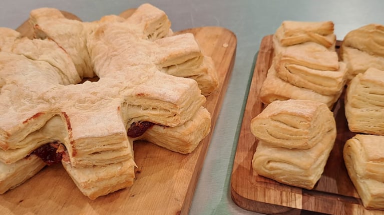 La receta para preparar dos clásicos de la panadería con una misma masa.
Foto: CucinareTV