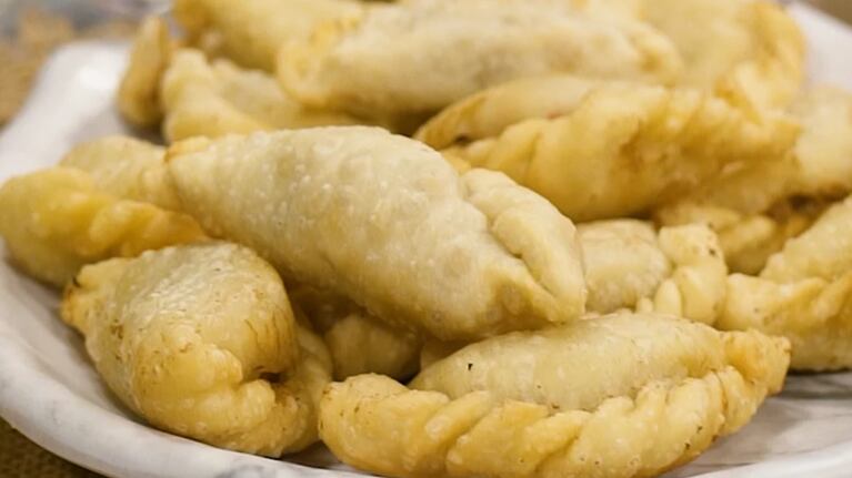 La receta para preparar un relleno jugoso y sabroso, con el aporte de una salsa criolla.
Foto: CucinareTV