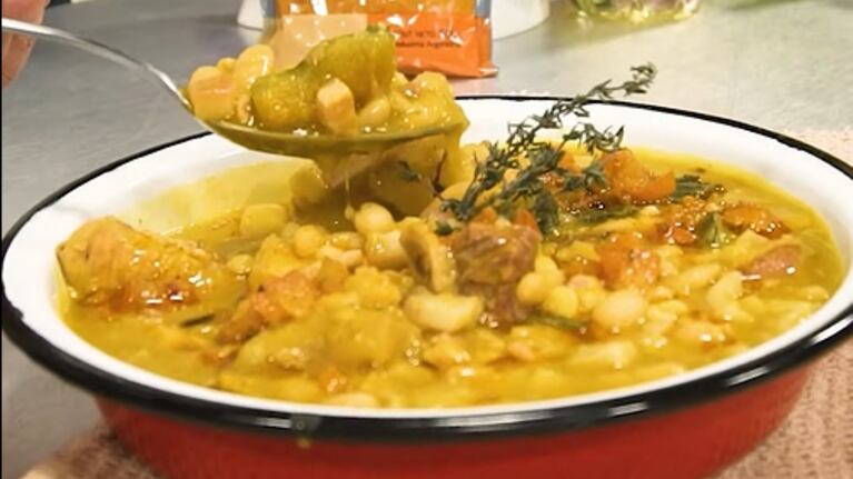 La receta para preparar un verdadero locro patrio en este 25 de mayo