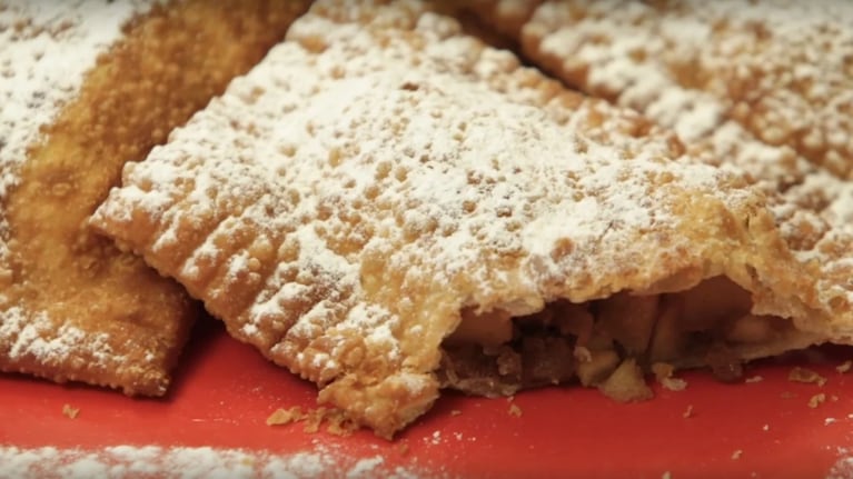 La receta para preparar una tarta de manzana típica de la pastelería estadounidense. Foto: Cucinare.TV.