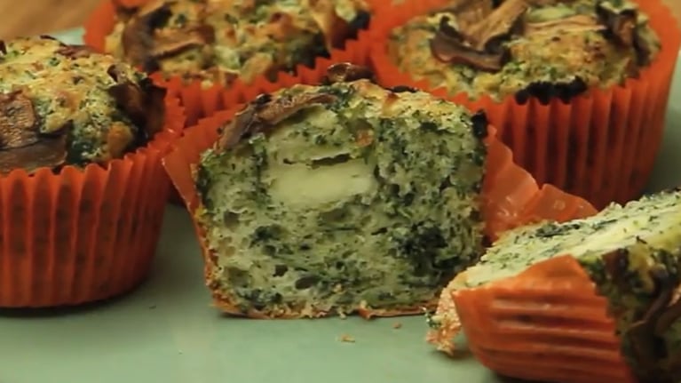 La receta para preparar unos muffins salados ideales para un almuerzo rápido y sabroso