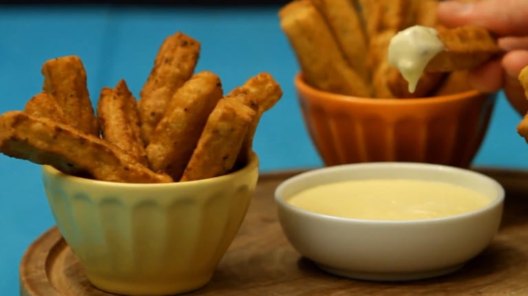 La receta para transformar tu próxima picada con unos churros salados con queso