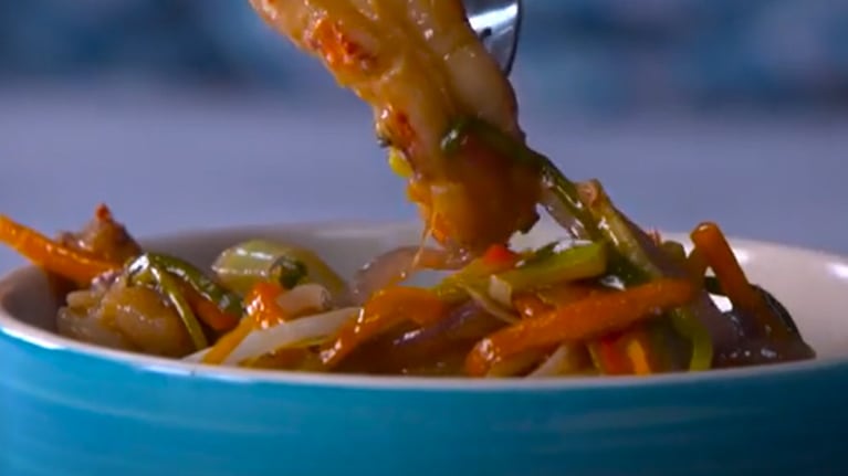 La receta perfecta de un clásico asiático: Wok de vegetales y langostinos