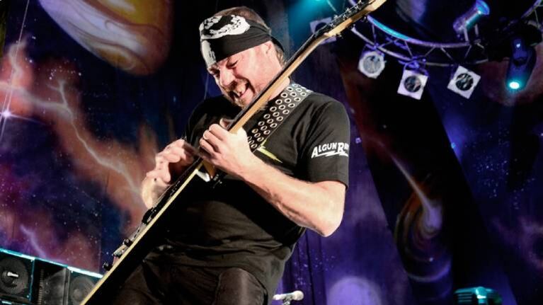 La Renga publica su nuevo disco Alejado de la red en formato vinilo y pendrive