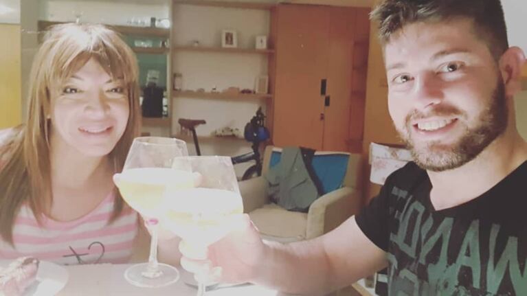 La romántica foto de Lizy Tagliani con su amigovio rugbier (Foto: Instagram)