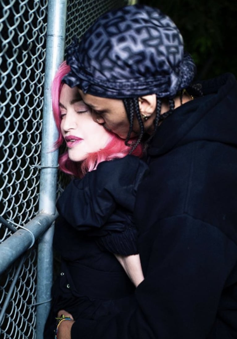 La romántica foto de Madonna con su novio, 36 años menor que ella: "Amá lo que hagas y hacé lo que amás"