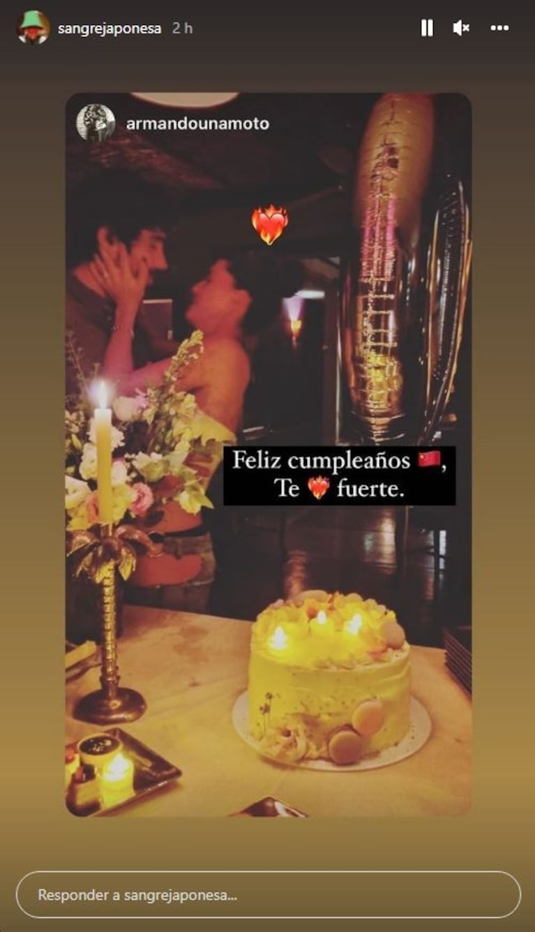 La romántica postal, con dedicatoria incluida, de la China Suárez junto a Armando Mena Navareño en su cumpleaños