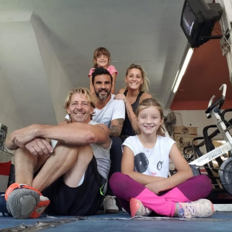 La salida a puro entrenamiento de Cubero con sus hijas y Mica Viciconte: "Mañana productiva, todos al gym"