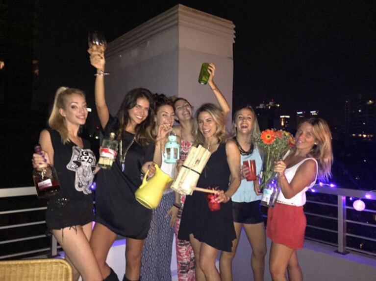 La salida con amigas de Zaira Nara (Foto: Twitter)