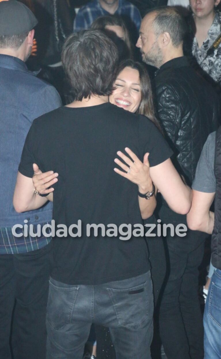 La salida de novios de Pampita y Roberto García Moritán, a tres semanas de la gran boda
