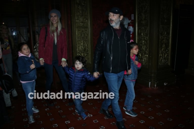 La salida familiar de Fabián Vena y Paula Morales con su hijo y sus hermanas